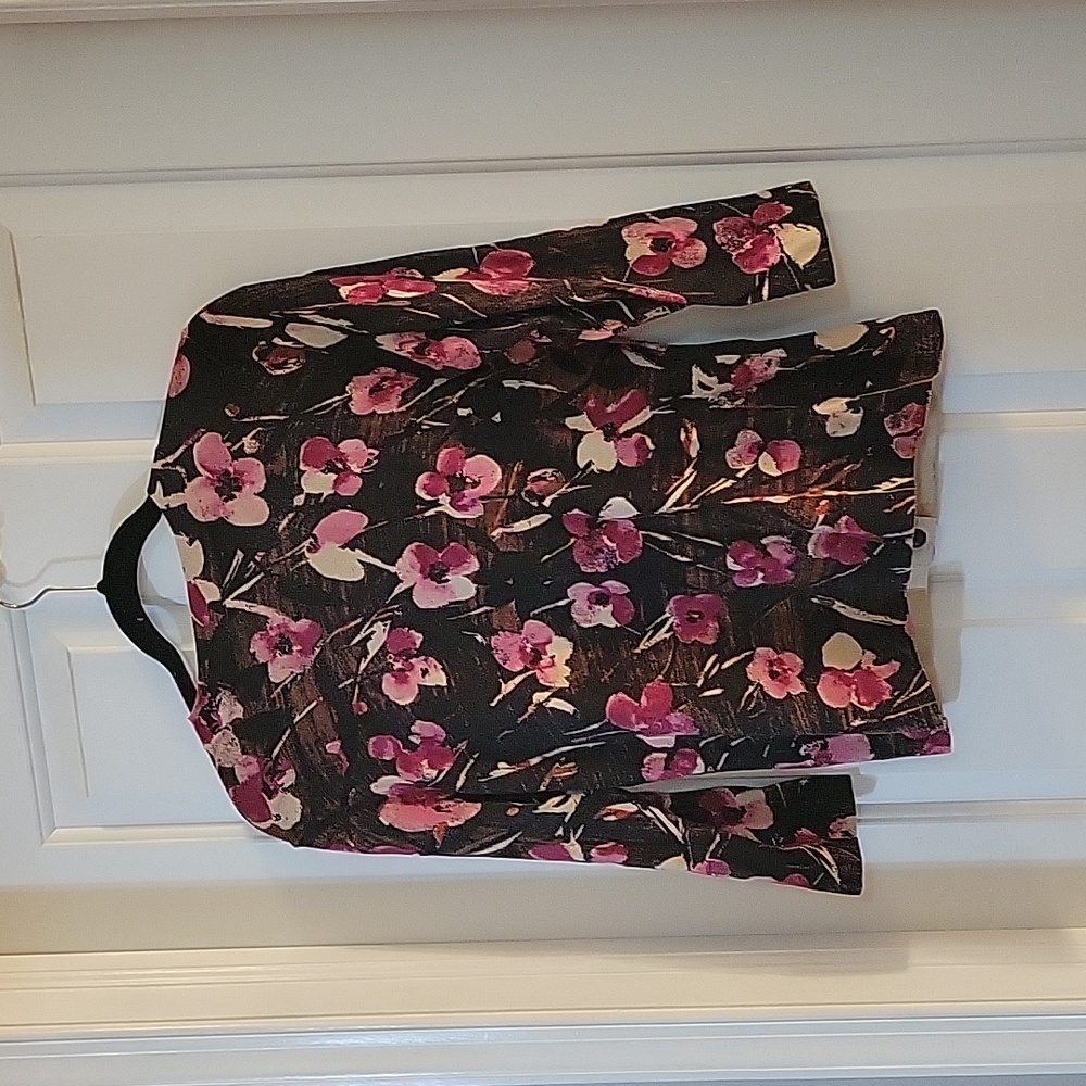 Ann Taylor black and burgandy floral ribbon cardigan medium - Picture 4 of 5